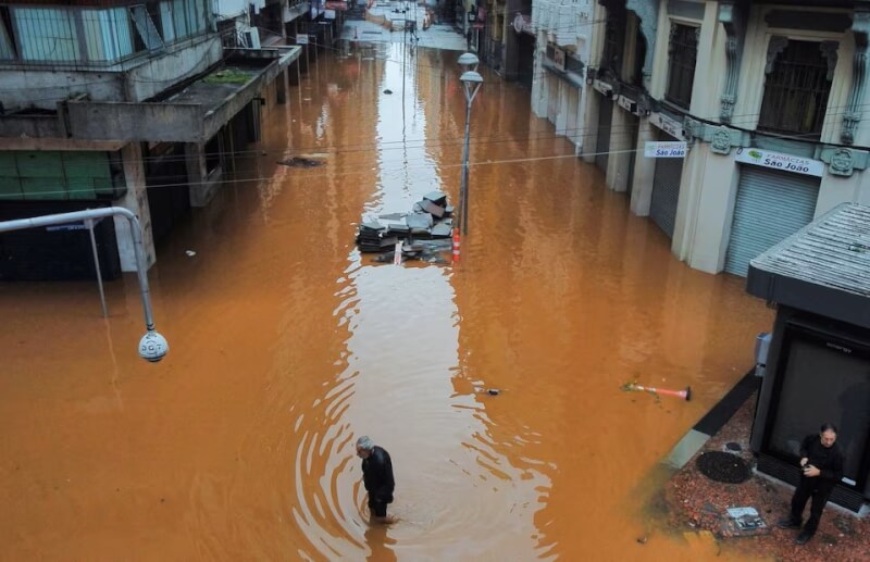 巴西南大河州快樂港4日淹水情況。（路透社）