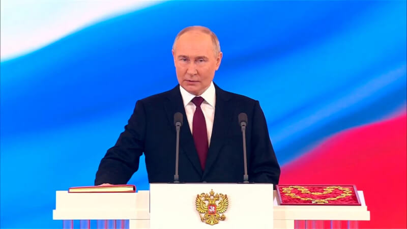 俄羅斯總統蒲亭7日在克里姆林宮宣誓就職。（路透社）