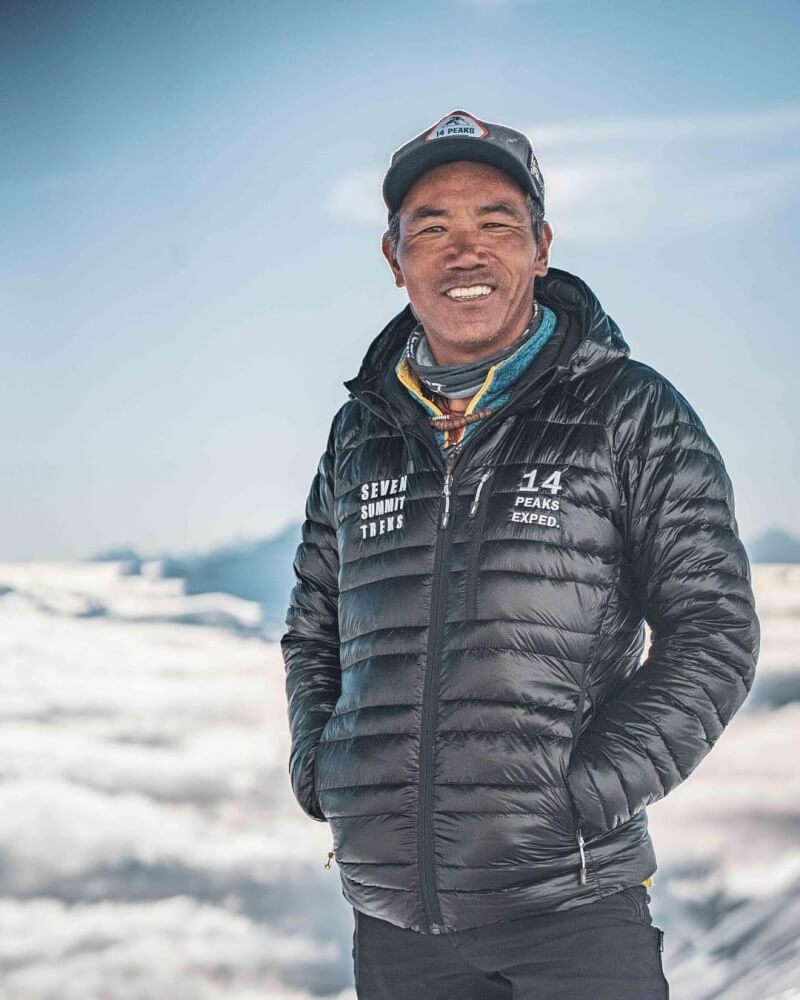 尼泊爾雪巴人卡米．瑞塔22日打破自己保持的世界紀錄，登頂聖母峰30次。（圖取自instagram.com/kamiritasherpa）