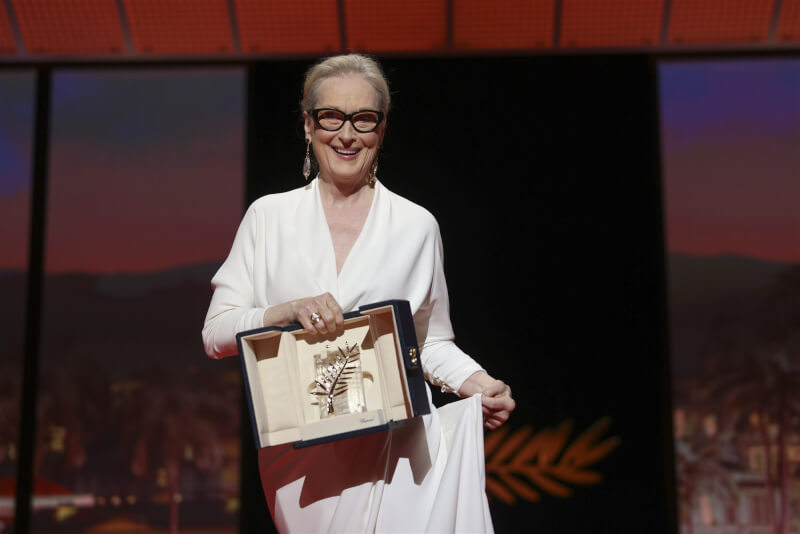 好萊塢明星梅莉史翠普14日獲頒榮譽金棕櫚獎。（美聯社）