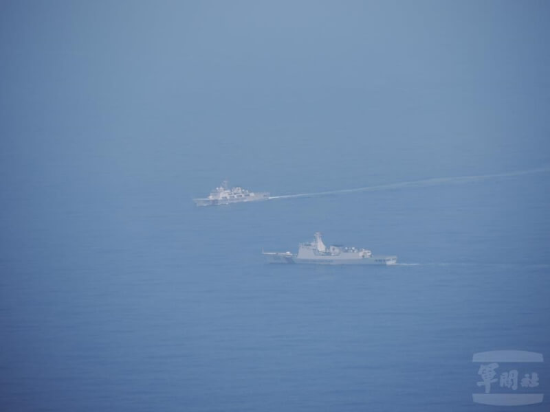 國防部24日發布拍攝到的中共海警船照片。(軍聞社提供)