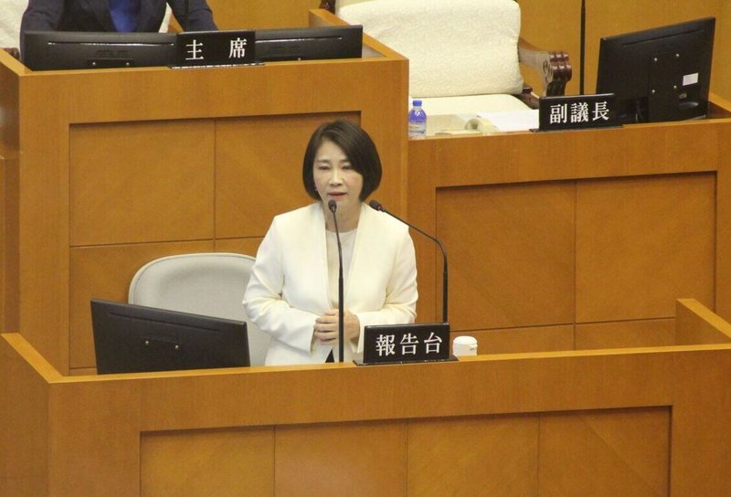 屏東縣長周春米28日赴議會進行施政報告，以產業建設、農漁業升級、觀光品牌、全民生活4大面向，盼帶動城市機能、兼顧鄉鎮均衡發展，努力讓屏東成為宜居希望城市。（屏東縣政府提供）中央社記者李卉婷傳真  113年5月28日