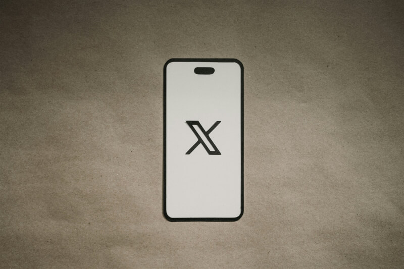 社群平台X logo。（圖取自Unsplash圖庫）
