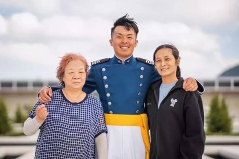 美國空軍官校台籍學生徐皓明的外婆及母親赴美參加畢業典禮時遇車禍。（圖取自facebook.com/cafaedu）
