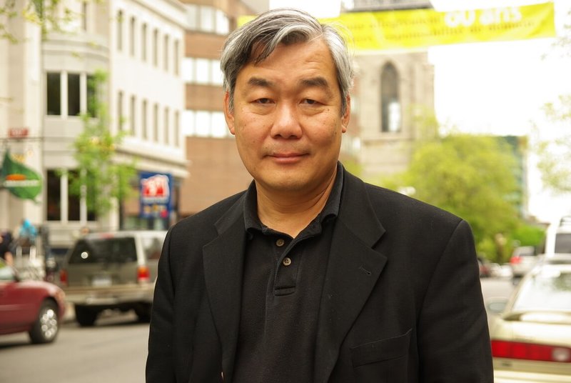 導演關卓中(圖)1950年生於香港,自幼即不斷在多國間遷徙生活,生命足跡像張世界地圖,並通曉中、英、日、法、粵語。(photo credit:Cedric Sam、大塊出版提供)中央社記者葉冠吟傳真 113年6月9日