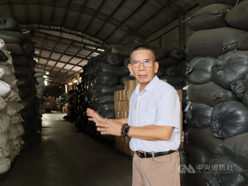 台商許龍寶的茶事業足跡從中國再到越南，近年嘗試挑戰越南內需市場，要讓民眾喝到古樹茶回甘醇厚的好滋味。中央社記者陳家倫河內攝  113年6月11日