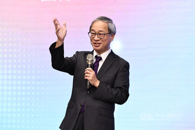 文化部與文策院12日在台北國泰萬怡酒店舉辦台灣閃耀坎城得獎暨入圍作品團隊媒體見面會,文化部長李遠(圖)出席致詞。中央社記者翁睿坤攝 113年6月12日