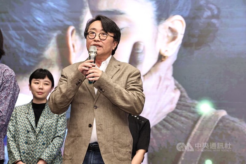 文化內容策進院12日在台北舉行「台灣閃耀坎城」得獎暨入圍作品團隊媒體見面會,電影「禁愛絲孃」獲得「一種注目」競賽單元最佳女演員獎,監製王琮表示,「禁愛絲孃」導演因作品首次到訪並愛上台灣,很高興藉由此次獲獎讓台灣後製團隊被國際看見。中央社記者翁睿坤攝 113年6月12日