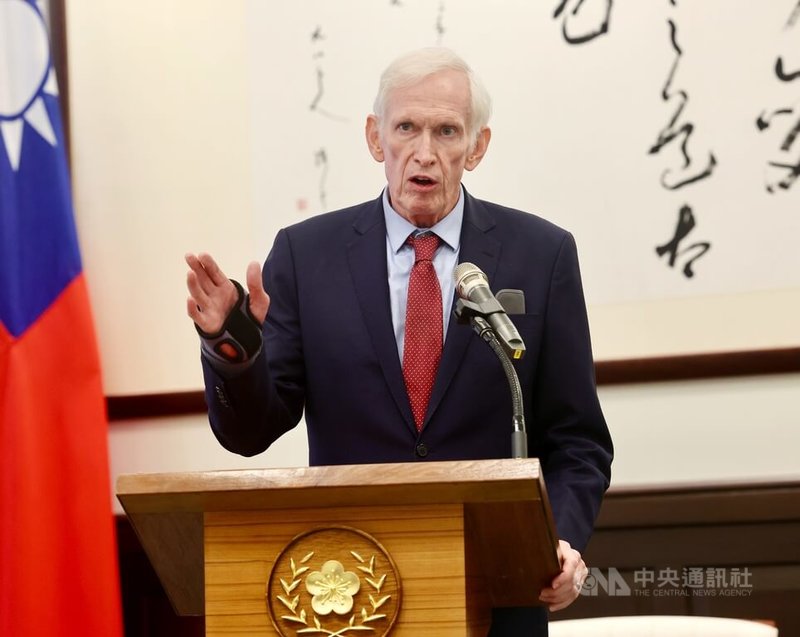 總統賴清德14日在總統府接見前美國在台協會(AIT)主席莫健(James Moriarty)(圖);莫健致詞表示,台美對外都面臨相似挑戰,但相信只要團結一致,全球民主陣營一定能蓬勃發展迎向未來。中央社記者張皓安攝 113年6月14日