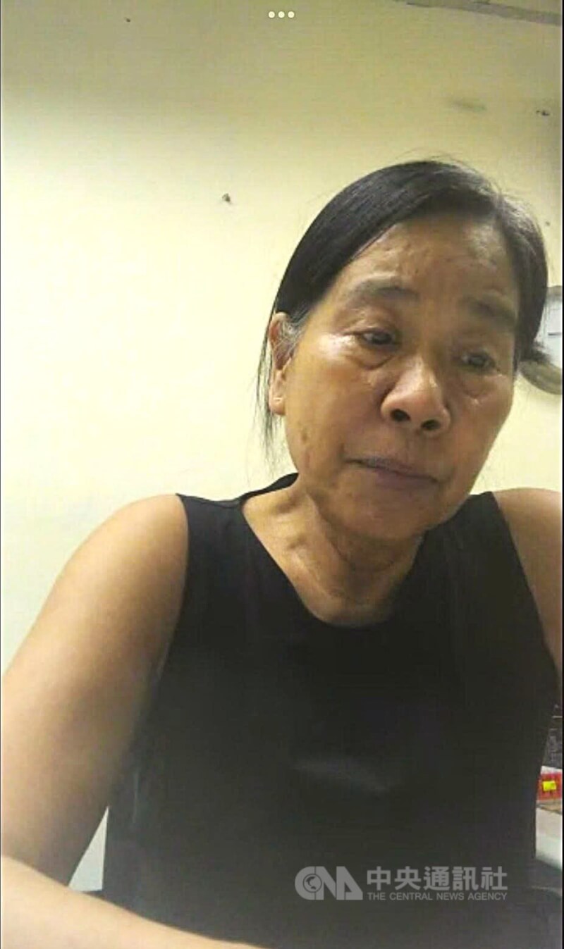 香港初選案被告之一梁國雄被還押逾3年多,妻子陳寶瑩奔波處理丈夫的事情,又接任政黨社民連主席,公私也承受不少壓力。她6月以視訊接受中央社訪問。(視訊截圖)中央社記者陳鎧妤傳真 113年6月16日
