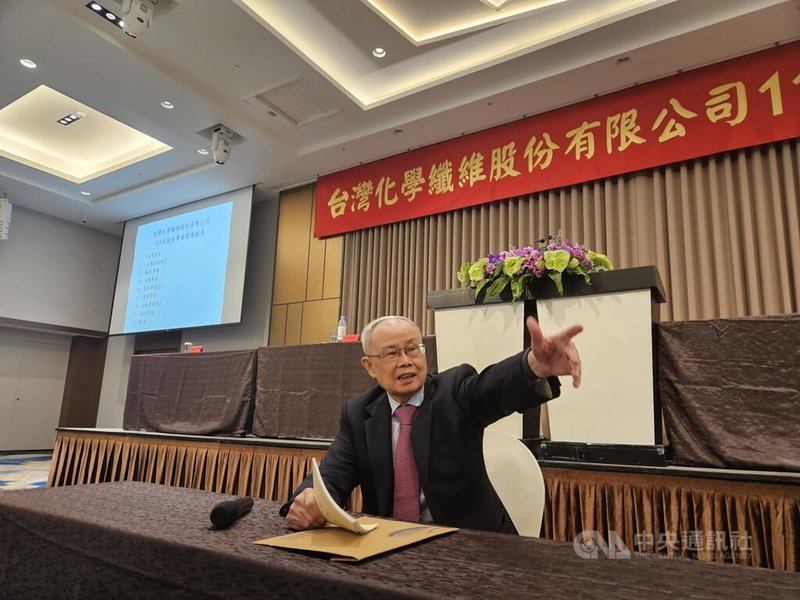 面對大陸石化新增產能大量開出，台化董事長洪福源18日表示，這個規模是天文數字，台化無法逃避，而且沒辦法直接正面價格對抗，必須全力跳脫紅海。中央社記者曾仁凱攝  113年6月18日