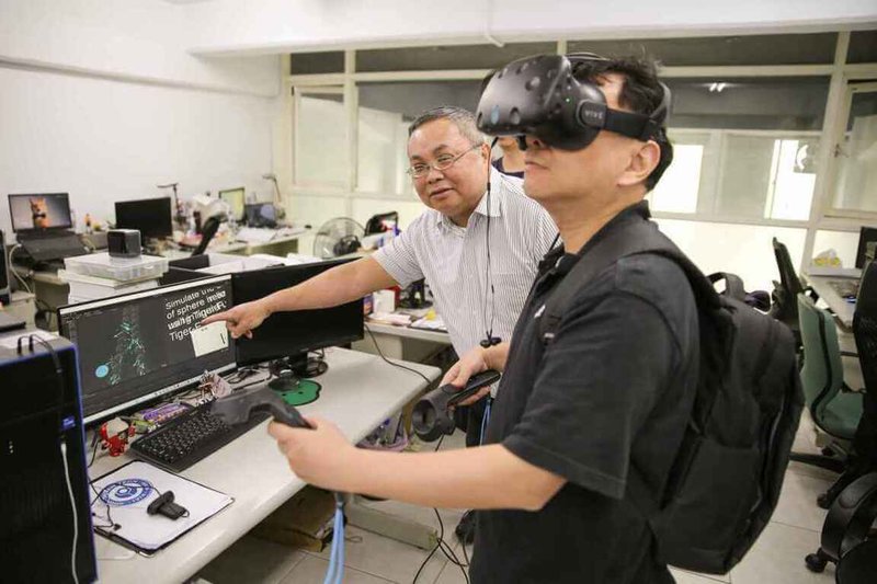 台灣科技大學設立技職賦能研究中心，以3D的虛擬實境（VR）模型模擬流體力學，打造情境學習環境，讓學生透過沉浸式學習體驗，能更理解理論概念。（台科大教務處提供）中央社記者許秩維傳真  113年6月18日