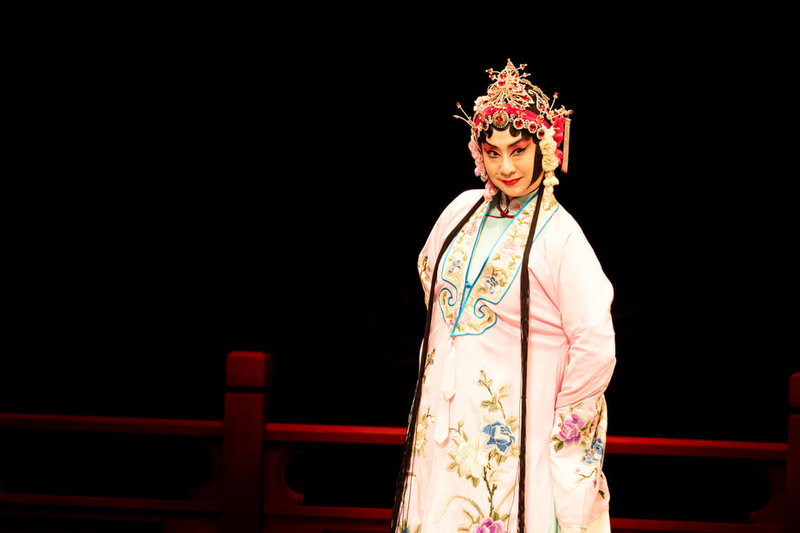 2024國光劇團「永恆時尚:盛夏」系列演出推出多齣傳統京崑好戲,其中「潘巧雲 石秀 扈三娘」結合了「翠屏山」、「石秀探莊」與「扈家莊」故事,由演員黃宇琳(圖)詮釋「水滸傳」中的潘巧雲一角。(國光劇團提供)中央社記者葉冠吟傳真 113年6月20日