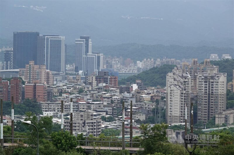 圖為台北市區房屋一景。（中央社檔案照片）