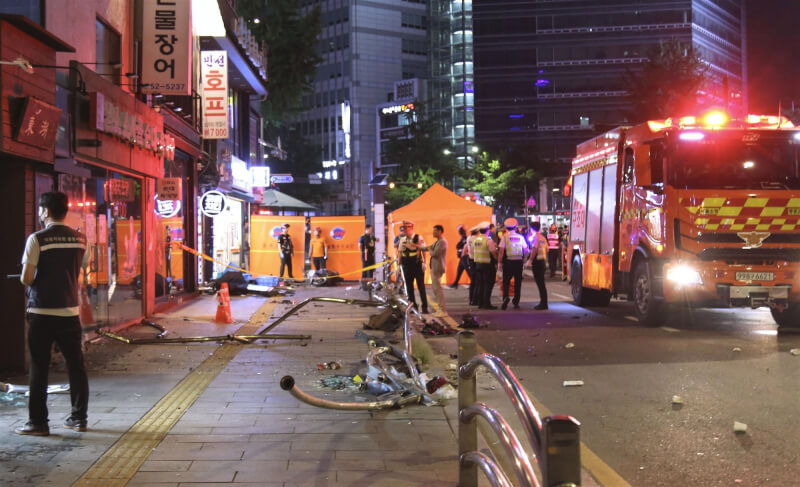 韓國首爾市中心1日晚間發生重大車禍。（共同社）
