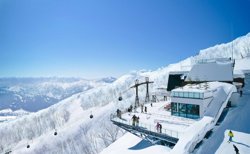中國復星國際1日宣布出售北海道滑雪場「星野TOMAMU度假村」。（圖取自星野TOMAMU度假村網頁snowtomamu.jp/winter/）