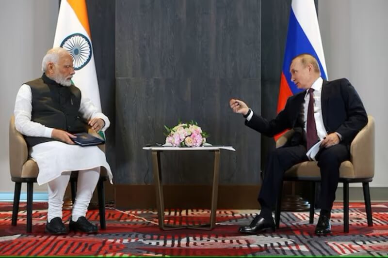 2022年印度總理莫迪（左）與俄羅斯總統蒲亭（右）在烏茲別克會面。（路透社）