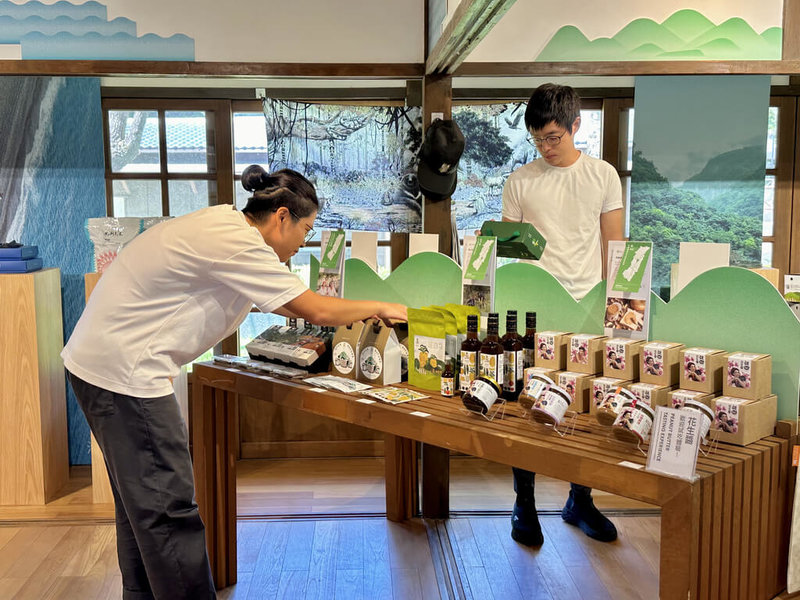 位於花蓮縣新城鄉新城老街的山海百貨鄰近太魯閣,受到地震太魯閣園區暫時封閉影響,遊客銳減,將於7月起在花蓮市區的將軍府設立為期3個月的短期快閃店,提供在地品牌選物。(山海百貨提供)中央社記者張祈傳真 113年7月5日