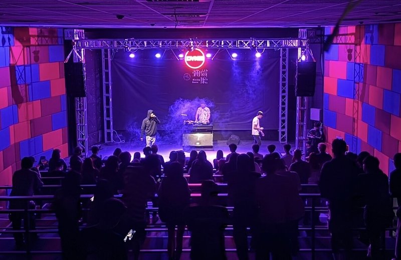 在新竹市創立的音樂品牌「彌聲Mixing Studio」成立至今10年,目前擁有由影廳改裝的2處展演空間,另外還有錄音室、練團室等,可說是桃竹苗地區最專業、最獨特的Live house及音樂交流場域。(彌聲Mixing Studio提供)中央社記者魯鋼駿傳真 113年7月6日