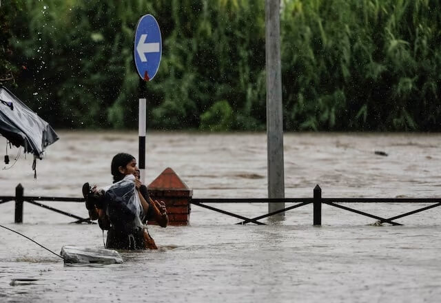 尼泊爾豪雨引發當地土石流和洪水氾濫，造成至少11人死亡、重要高速公路及道路交通中斷。（路透社）