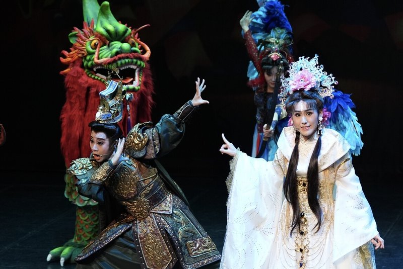 文化部10日下午在台北舉辦「請囡仔來看戲–2024兒童戲曲巡演活動起跑記者會」,邀請風神寶寶兒童劇團現場演出「噶瑪蘭公主與烏龜將軍」精彩片段。中央社記者徐肇昌攝 113年7月10日