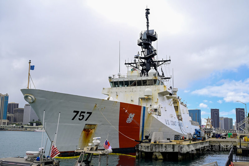 美國海岸防衛隊（U.S. Coast Guard）巡邏艦米吉特號（USCGC Midgett）參與2024年環太平洋軍演。中央社特約記者Edward Bungubung檀香山攝 113年7月10日