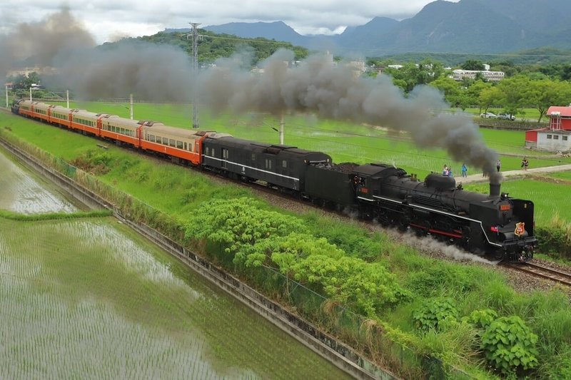 台鐵「仲夏寶島號」13日正式啟程，將由有「蒸機女王」之稱的CT273蒸汽機車附掛莒光號車廂行駛於花蓮玉里至台東間，11日並公布24處適合拍照取景地點。（台鐵提供）中央社記者汪淑芬傳真  113年7月11日