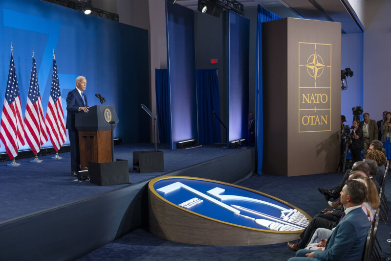美國總統拜登11日透過一場近1小時的記者會及問答，展現對外交與政策的嫻熟掌控，強調自己仍是最適合的參選者。（圖取自x.com/POTUS）