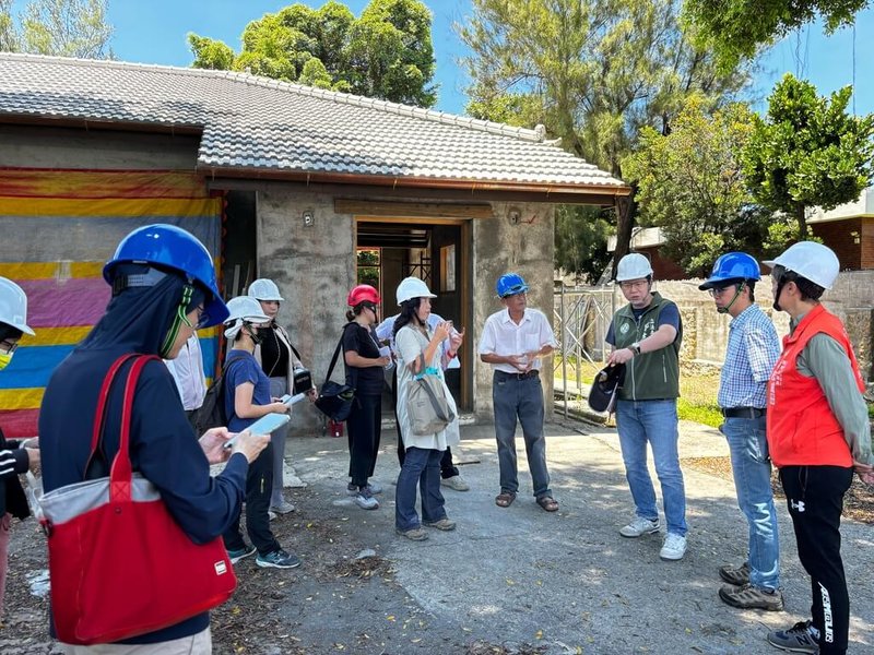 高雄市岡山區醒村及樂群村原屬空軍眷村，醒村正在進行全村整建工程；樂群村也將舉辦公聽會收集意見，規劃修繕與活化再利用。（邱志偉提供）中央社記者蔡孟妤傳真  113年7月17日