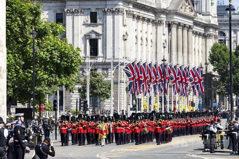 英國國會開議大典7月17日舉行，再次展現別具英國特色的繁盛儀節，國會內、外皆有看點。（英國國會下議院提供／Roger Harris）中央社記者陳韻聿倫敦傳真  113年7月17日