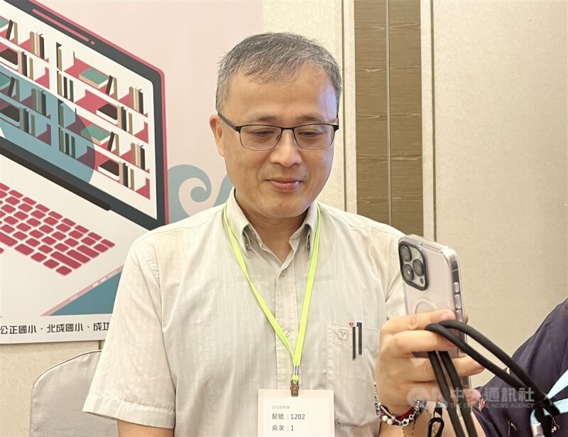 教育部學生事務及特殊教育司長吳林輝(圖)17日在113年度全國教育局處長會議接受媒體聯訪。中央社記者陳至中宜蘭攝 113年7月17日