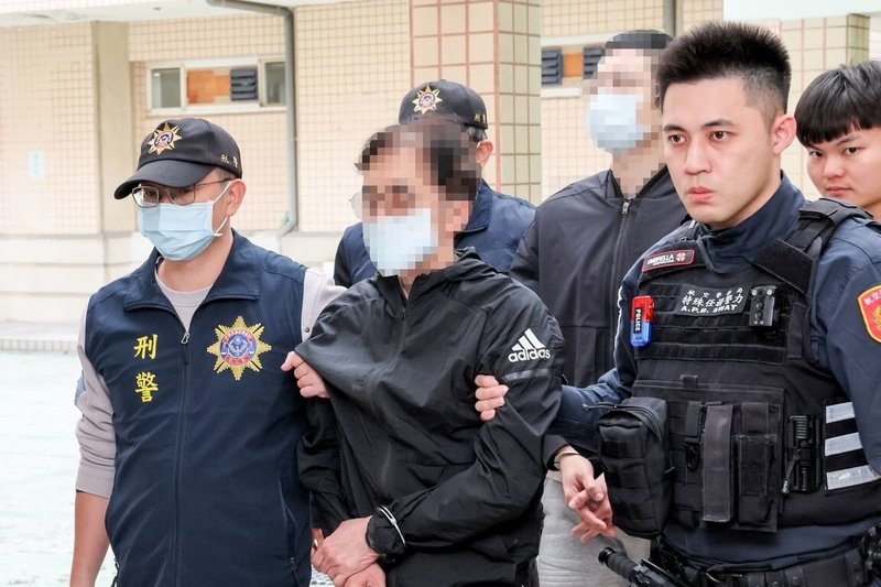 航空警察局與關務署台北關23日宣布破獲港籍旅客利用工藝品運毒闖關,查獲第一級毒品海洛因,並逮捕運毒梁姓男子及同機押貨張姓男子,全案依違反毒品危害防制條例移送起訴。(航空警察局提供)中央社記者吳睿騏桃園機場傳真 113年7月23日