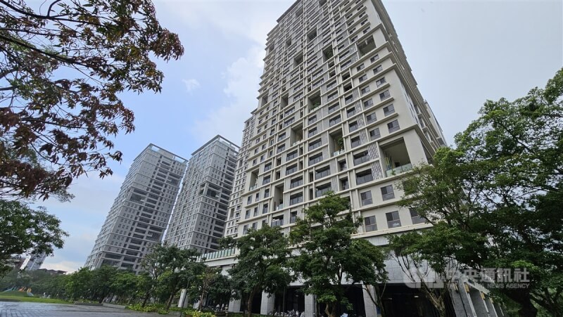 台北市信義區廣慈園區社會住宅因建物新且有政府單位及商家進駐，鄰里認為能活化周邊，也消除社宅陰暗破舊刻板印象。中央社記者陳怡璇攝 113年7月31日