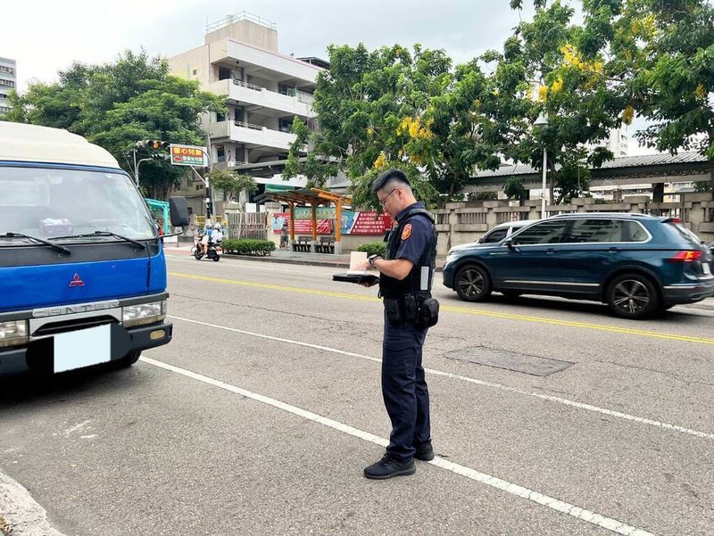 近期偽變造車牌案件日益增多，台中市警察局1日宣布實施「淨牌專案」勤務，為期1個月，將動員警力攔檢稽查，加強取締。（警方提供）中央社記者郝雪卿傳真  113年8月1日