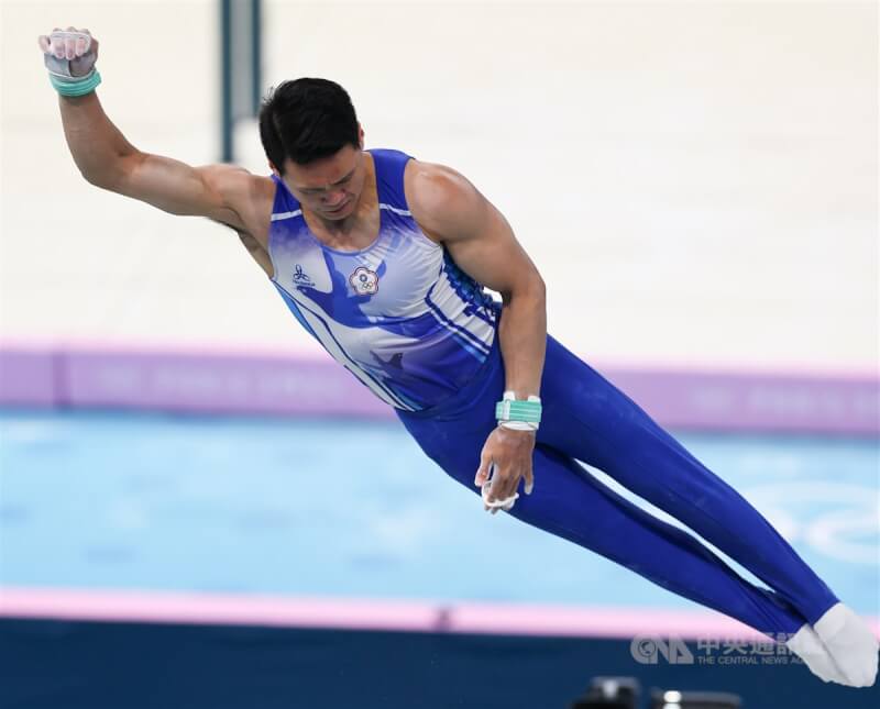 唐嘉鴻選擇難度6.500分動作,完成分7.466分,最終以總分13.966分作收。中央社記者王騰毅巴黎攝 113年8月5日