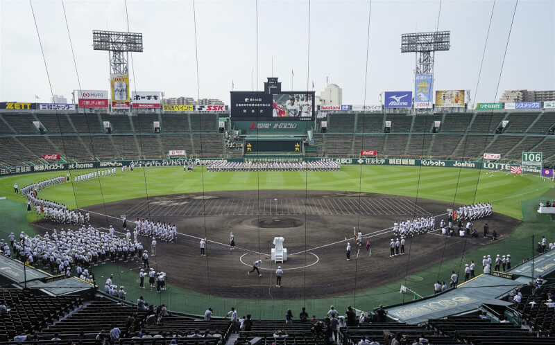 6日甲子園球開幕式彩排。（共同社）