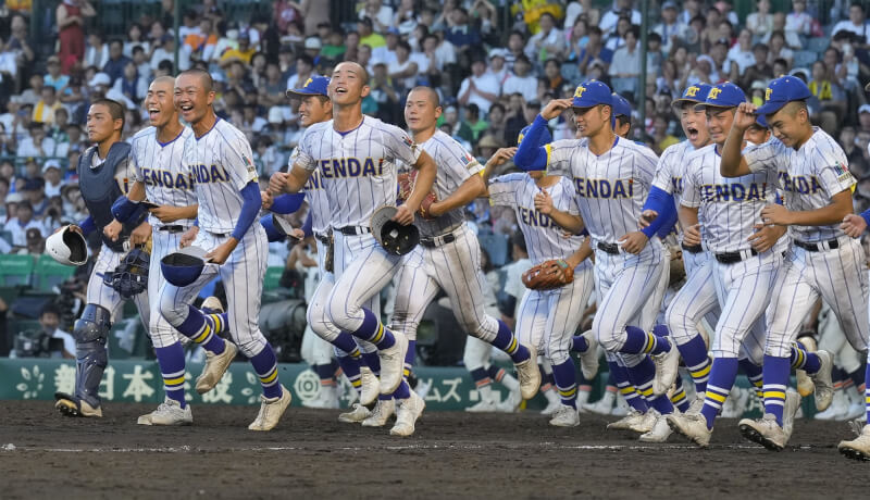 高崎健康福祉大學高崎高校7日在夏季甲子園開幕日拿下勝利。（共同社）