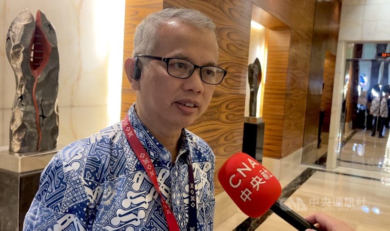 印尼國家電力公司電力系統規劃執行副總裁瓦蘇諾表示,台灣企業在印尼能源轉型過程中,能在科技領域上給予協助,像是能源技術、智慧綠能、控制中心及儲能系統等,並說:「包括台灣在內,各國在印尼有很多的投資機會」。中央社記者李宗憲雅加達攝 113年8月8日