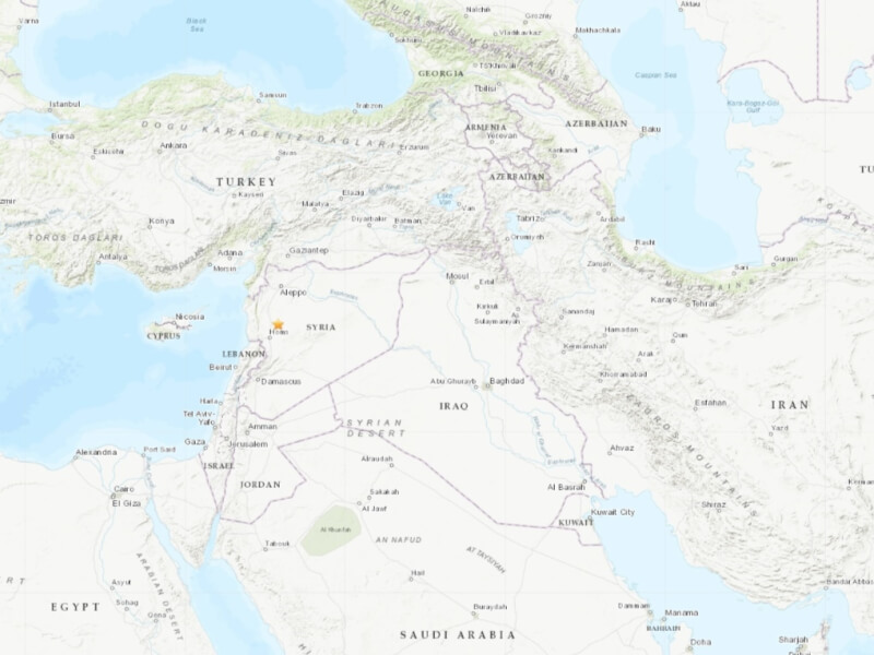 敘利亞中部12日晚間發生地震，USGS表示，這起地震規模為5.0，震源深度10公里。星號處為震央。（圖取自美國地質研究所網頁earthquake.usgs.gov）