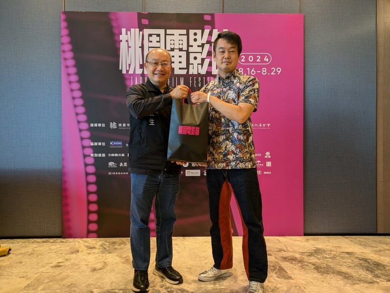 2024第11屆桃園電影節16日熱鬧開幕,日本導演小松孝英(右)應邀訪台參與,也分享與台灣淵源。(桃園電影節提供)中央社記者王心妤傳真 113年8月16日
