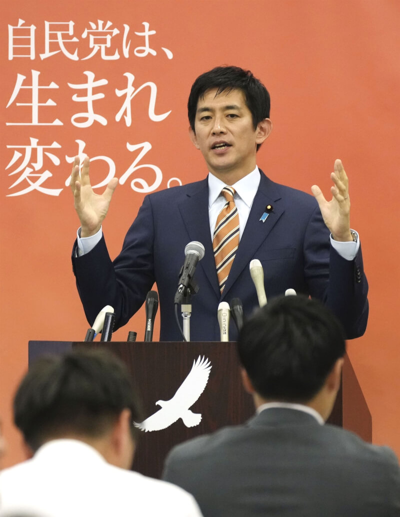 日本前經濟安全保障擔當大臣小林鷹之19日在國會宣布參選自民黨總裁。（共同社）