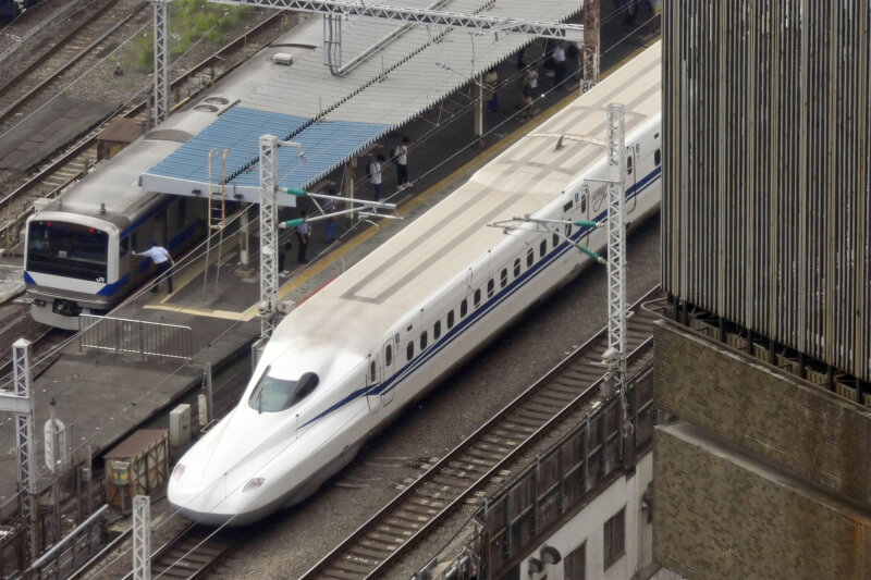 圖為日本JR東海道新幹線列車。（共同社）