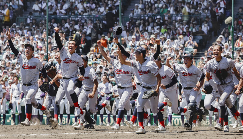 夏季甲子園23日決賽京都國際中學高中封王。（共同社）