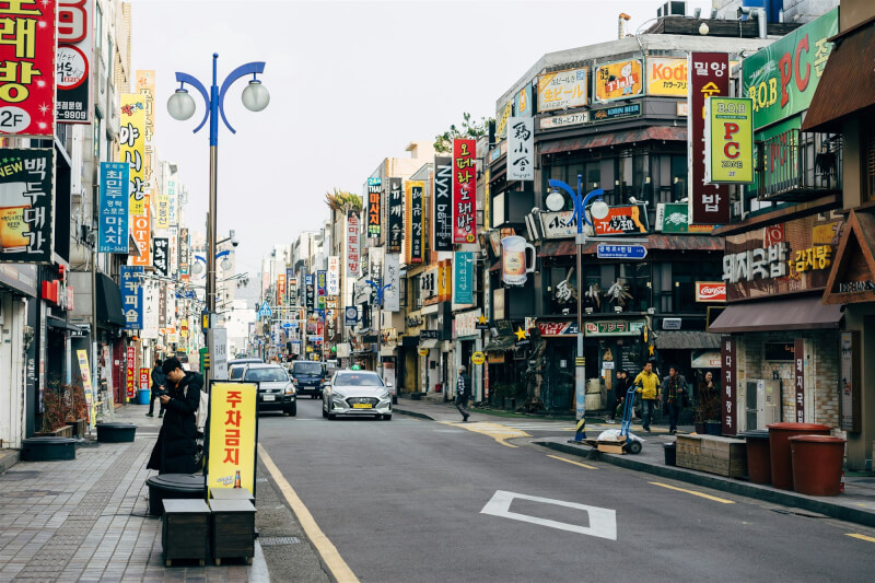 圖為釜山街景。（圖取自Unsplash圖庫）