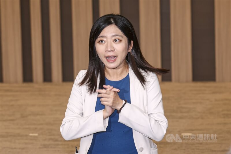 前交通部長李孟諺日前請辭,行政院發言人陳世凱有望接任交通部長,行政院副發言人謝子涵(圖)預計將暫時代理發言人職缺。圖為謝子涵29日出席「信託業推動信託2.0計畫評鑑」第3期頒獎典禮。中央社記者鄭清元攝 113年8月29日