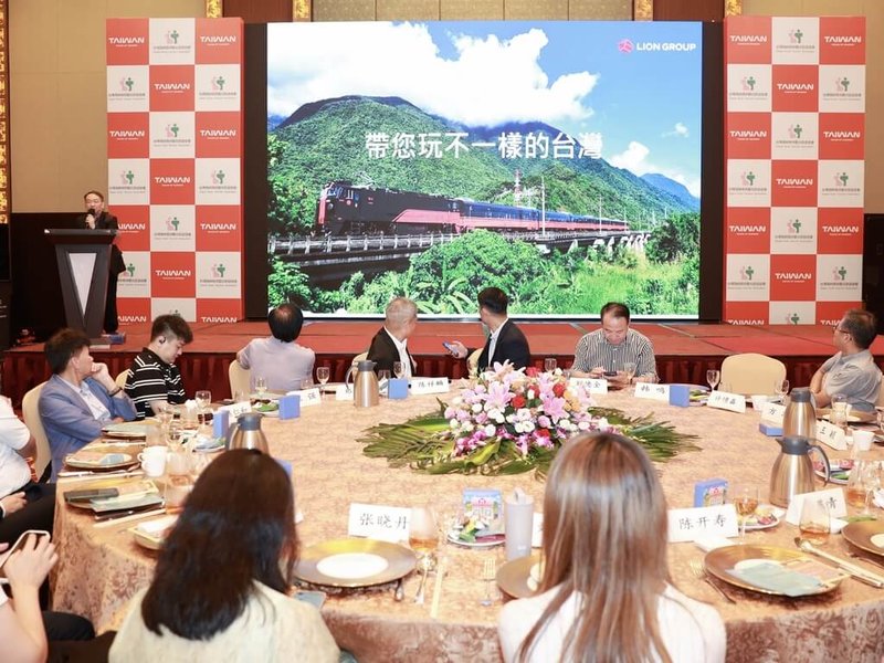 因應中國大陸陸續恢復福建居民赴馬祖、金門旅遊，台旅會5日在福州舉辦旅遊推廣會，聯合金門、馬祖、澎湖三地業者向福建省旅遊業者介紹這3個離島的風光，以推動「小三通」觀光旅遊及加強兩岸旅遊業合作。（台旅會提供）中央社  113年9月5日