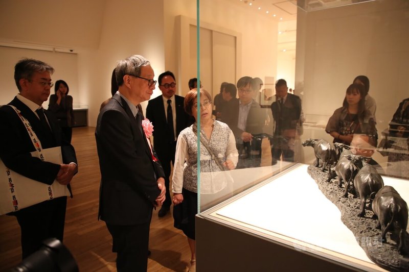 「黃土水與他的時代-台灣首位西洋雕塑家與20世紀初期的東京美術學校」特展設有「黃土水專題區」,展出「甘露水」、「釋迦出山」和「山本農相壽像」(山本悌二郎氏)3件館藏,並從私人藏家借來「鵝鳥」、「歸途」和「鹿」等7件經典作品。中央社記者楊明珠東京攝 113年9月5日