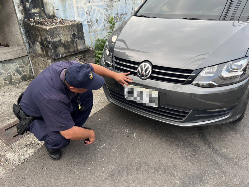 台中市警察局從8月起執行「淨牌專案」，針對偽造車牌展開稽查及取締行動，警方統計，累計取締共1384件。（民眾提供）中央社記者郝雪卿傳真  113年9月10日