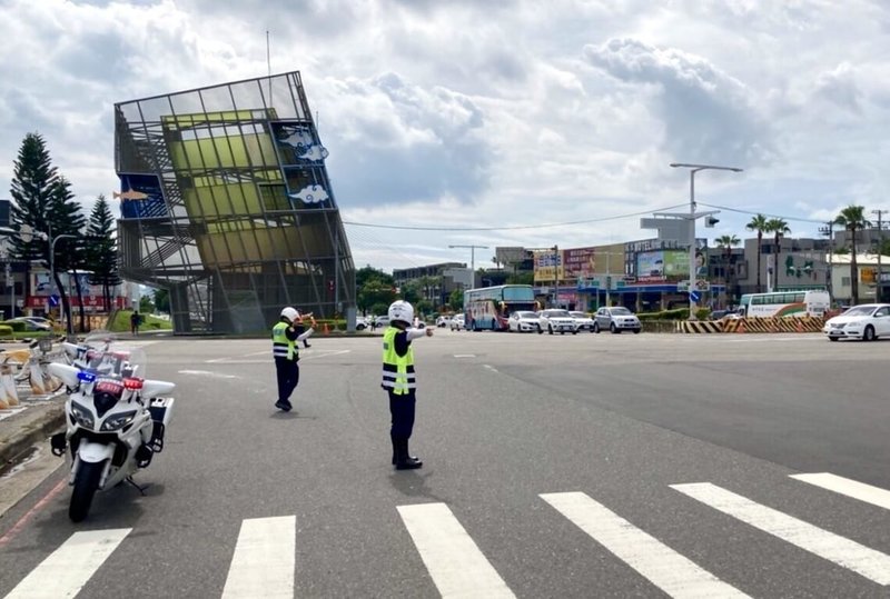 中秋節將屆，因應返鄉人流及車潮，台中市政府警察局13日宣布，將事先規劃員警、義交加強疏導交通尖峰時段車流。（警方提供）中央社記者郝雪卿傳真 113年9月13日