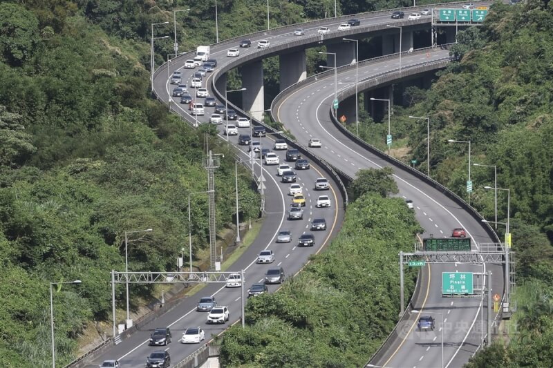 圖為國5坪林段北上車多。（中央社檔案照片）